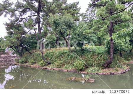 兵庫県指定文化財　猪名野古墳群を代表する御願塚古墳　前方後円墳 118778072