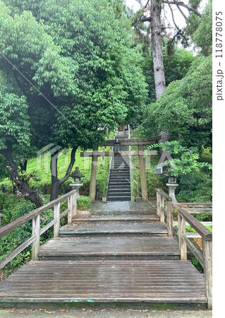 兵庫県指定文化財 猪名野古墳群を代表する御願塚古墳 前方後円墳 兵庫県指定文化財 猪名野古墳群を代表する御願塚古墳 前方後円墳 118778075