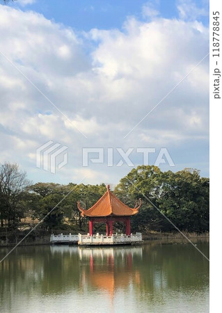 伊丹市内で最も古い 緑ケ丘公園 友好都市である中国佛山市から贈られた「賞月亭」 伊丹市内で最も古い 緑ケ丘公園 友好都市である中国佛山市から贈られた「賞月亭」 118778845