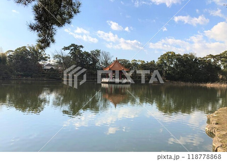 伊丹市内で最も古い 緑ケ丘公園 友好都市である中国佛山市から贈られた「賞月亭」 伊丹市内で最も古い 緑ケ丘公園 友好都市である中国佛山市から贈られた「賞月亭」 118778868