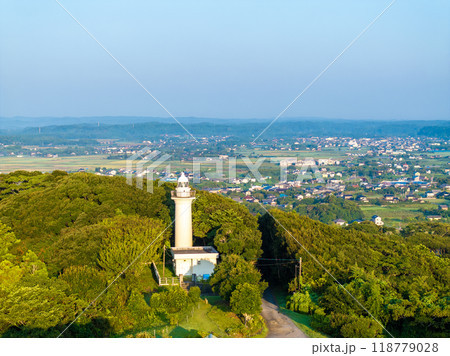 夜明けの太東埼灯台（千葉県いすみ市） 118779028