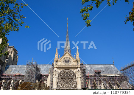 パリ、フランス。再建中のノートルダム大聖堂。2024年9月15日撮影。 パリ、フランス。再建中のノートルダム大聖堂。2024年9月15日撮影。 118779384