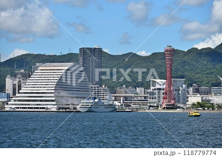 気軽にリゾート気分　神戸港　クルージング　風景 118779774