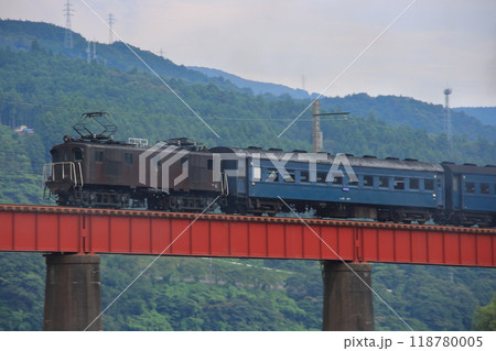 「SLかわね路号」の補機として走行する大井川鐵道E102形電気機関車_2009/8/21 118780005