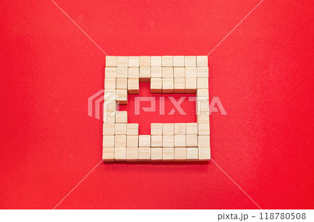 ブロックを取り除いた左向きの四角い立体的な赤い背景のアイコン ブロックを取り除いた左向きの四角い立体的な赤い背景のアイコン 118780508