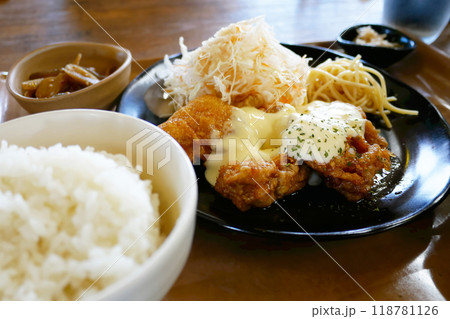 チキン南蛮定食 118781126