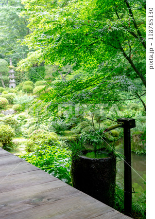 京都市左京区大原来迎院町　三千院（声明発祥の地）　聚碧園（手水鉢） 118785130