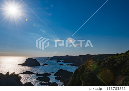 太陽に照らされる海 太陽に照らされる海 118785831