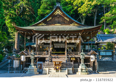 滋賀県近江八幡市宮内町 日牟禮八幡宮(近江八幡市名由来神社) 拝殿 (近江商人の信仰) 滋賀県近江八幡市宮内町 日牟禮八幡宮(近江八幡市名由来神社) 拝殿 (近江商人の信仰) 118785922