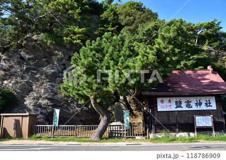 和歌浦・鹽竈神社と伽羅岩 118786909