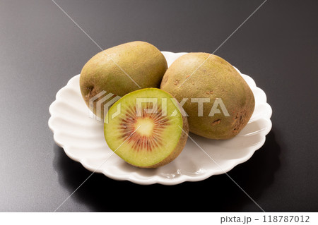 キウイ（紅妃　こうひ） 118787012