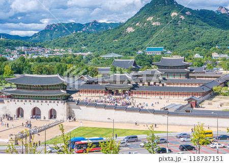 Aerial panoramic of Gyeongbokgung palace and the Blue House , Seoul, South Korea 118787151