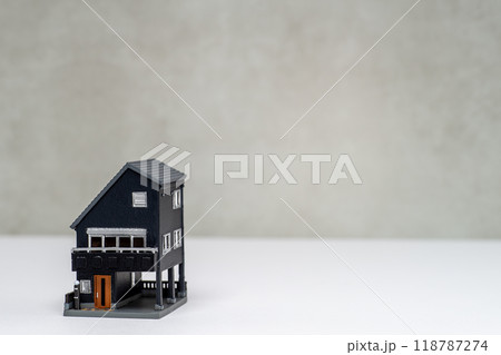 招き屋根の狭小住宅のイメージ 招き屋根の狭小住宅のイメージ 118787274