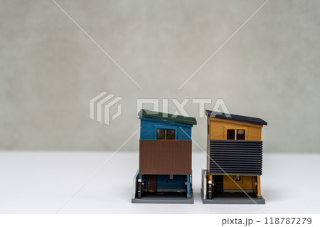 片流れ屋根の3階建て住宅のイメージ 118787279