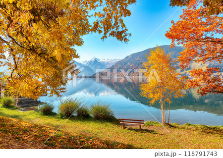 Spectacular view of the city and mountains around  Zell lake or Zeller See . 118791743