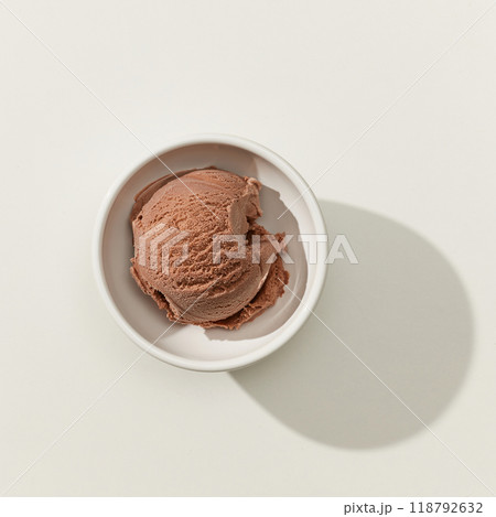 bowl of chocolate ice cream 118792632