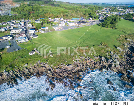 空撮「青森県」天然芝生の美しい海岸線・種差海岸　八戸市 118793933