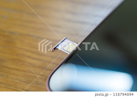 スマホのnanoSIMカード 118794894