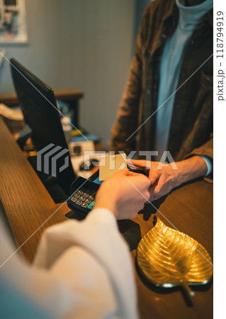 beauty parlor 118794919