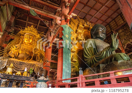 Todai-ji temple in Nara, japan 118795278
