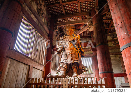Todai-ji temple in Nara, japan 118795284