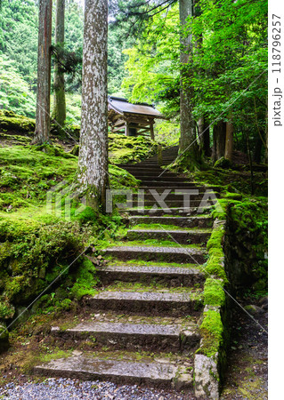京都市左京区大原来迎院町 来迎院(魚山大原寺) 参道(声明の修練道場) 京都市左京区大原来迎院町 来迎院(魚山大原寺) 参道(声明の修練道場) 118796257