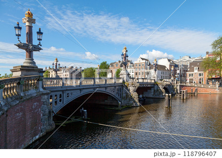 The Blauwbrug in Amsterdam 118796407