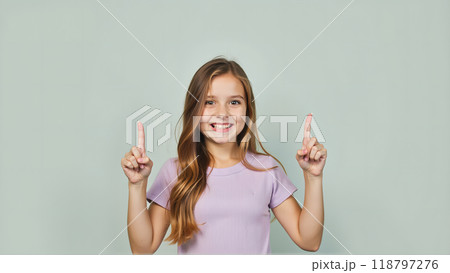 A concise promo announcement featuring a young woman with her fingers up 118797276
