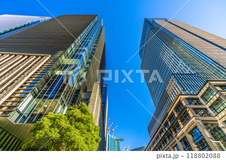 日本の東京都市景観 室町三丁目南。日本橋三井タワー(右)や日本橋一丁目の再開発事業(奥)などを望む 日本の東京都市景観 室町三丁目南。日本橋三井タワー(右)や日本橋一丁目の再開発事業(奥)などを望む 118802088