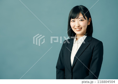 会社員の女性 118804504