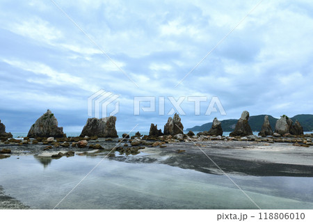朝の和歌山串本橋杭岩の風景 朝の和歌山串本橋杭岩の風景 118806010