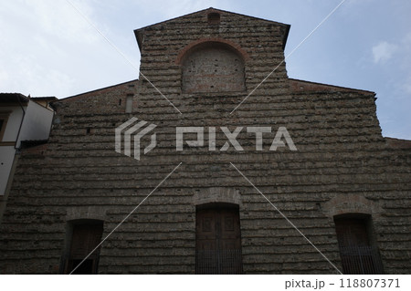 イタリアのフィレンツェにあるサン・ロレンツォ聖堂 イタリアのフィレンツェにあるサン・ロレンツォ聖堂 118807371