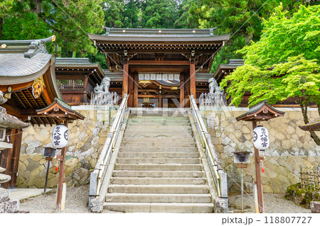 岐阜県高山市桜町 櫻山八幡宮(高山祭として広く知られている) 大石段と神門 岐阜県高山市桜町 櫻山八幡宮(高山祭として広く知られている) 大石段と神門 118807727