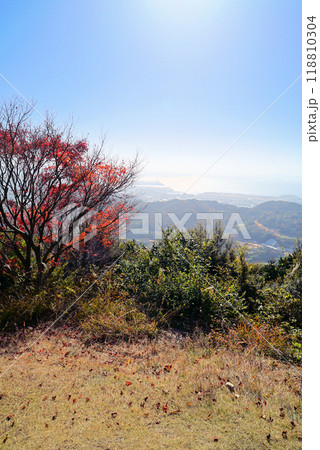 宮路山の紅葉景色 118810304