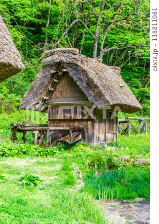岐阜県大野郡白川村御母衣 旧遠藤家住宅(切妻合掌造り家屋)粉ひき小屋 岐阜県大野郡白川村御母衣 旧遠藤家住宅(切妻合掌造り家屋)粉ひき小屋 118811081