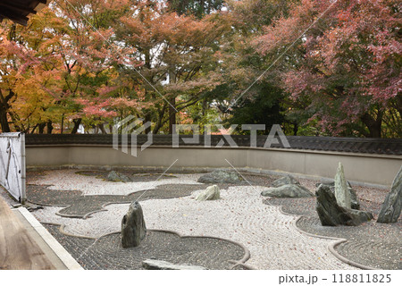東福寺塔頭　龍吟庵　国宝方丈から見る龍の庭(西庭) 118811825