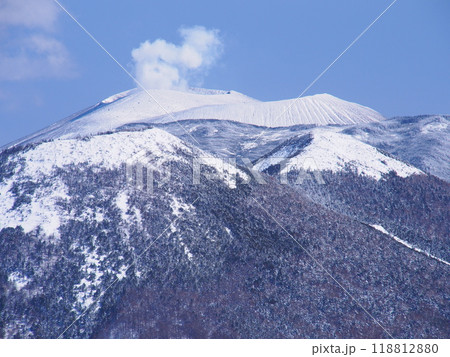 湯ノ丸山から望む冬の浅間山 118812880