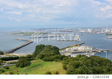 東日本大震災からの復興が進むいわき小名浜港 118813548