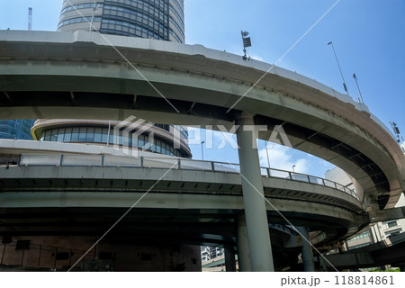 首都高速道路、高架下、分岐、カーブ 118814861
