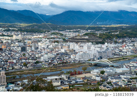 神南備山展望台から見た津山盆地2　岡山県津山市 118815039