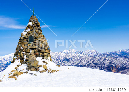 長野県白馬村　北アルプスの小遠見山　雪山登山　地蔵の頭と高妻山 118815929