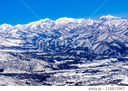 長野県白馬村　北アルプスの小遠見山　雪山登山　妙高山と火打山 118815967