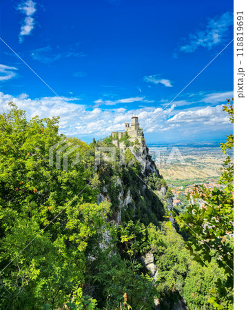 Large view on Fortress of Guaita in San Marino. Large view on Fortress of Guaita in San Marino. 118819691