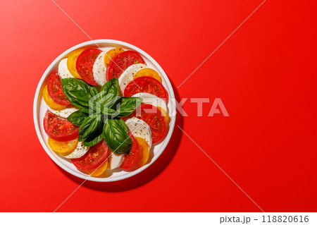 A vibrant and appetizing display of Caprese antipasti A vibrant and appetizing display of Caprese antipasti 118820616