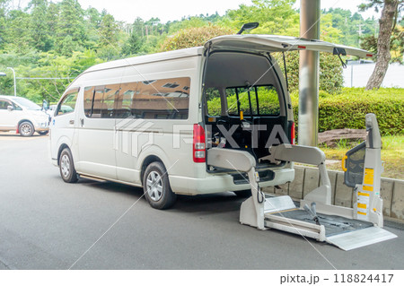 福祉車両　訪問介護サービス　スイングアームリフト　車いす仕様車 118824417