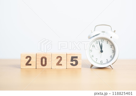 Happy New Year 2025 with vintage alarm clock. Christmas, New Start, Resolution, countdown, Goals, Plan, Action and Motivation Concept Happy New Year 2025 with vintage alarm clock. Christmas, New Start, Resolution, countdown, Goals, Plan, Action and Motivation Concept 118825401