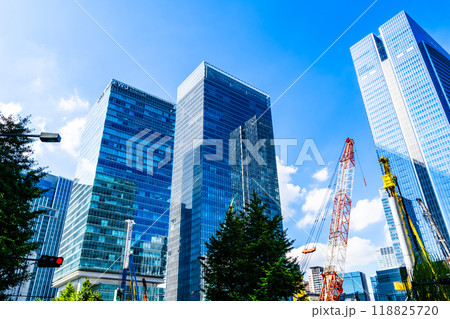東京再開発 高層ビル群と工事中の八重洲周辺 2024.09　c-2 高彩度コントラスト 118825720