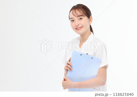スクラブの女性 看護師 スクラブの女性 看護師 118825840