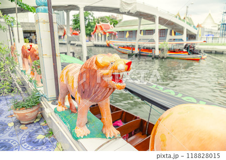 船から見た島の景色 118828015