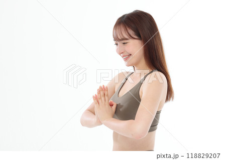 スポーツウェアの女性 118829207